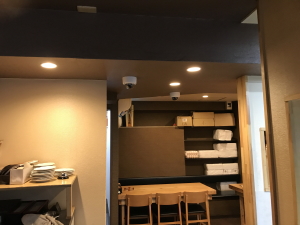 大阪市中央区の飲食店での防犯カメラ設置工事