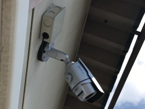 茨木市の資材置場での防犯カメラ設置工事2