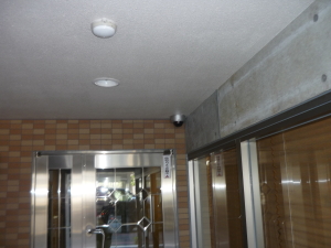 京都市中京区のマンションでの防犯カメラ設置工事1