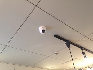 大阪市北区の飲食店での防犯カメラ設置工事