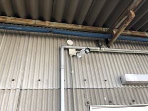 京都市右京区の工場での防犯カメラ設置工事1