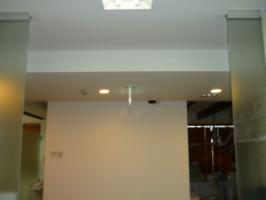 大阪市東住吉区の歯科医院での防犯カメラ設置工事2