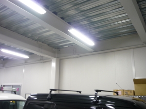 大阪市鶴見区の倉庫での防犯カメラ設置工事2