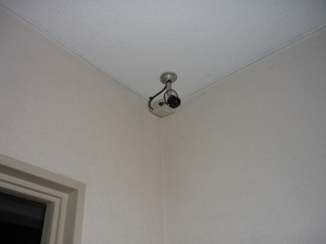 大阪市港区の会社事務所での防犯カメラ設置工事2