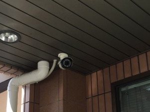 寝屋川市のマンションでの防犯カメラ設置工事2