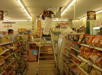 兵庫県伊丹市のコンビニでの遠隔監視システム設置工事4