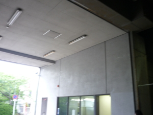 箕面市のテナントビルでの防犯カメラ設置工事3