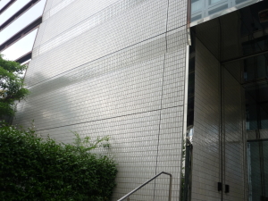 箕面市のテナントビルでの防犯カメラ設置工事1