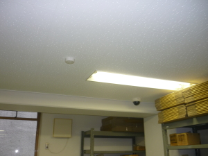 大阪市中央区の会社事務所での防犯カメラ設置工事1