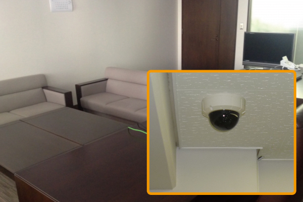 オフィスの応接室に防犯カメラ5